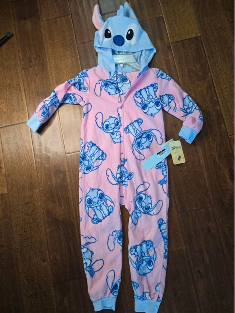Size 4/5 brand new stitch pajamas item 712G3
